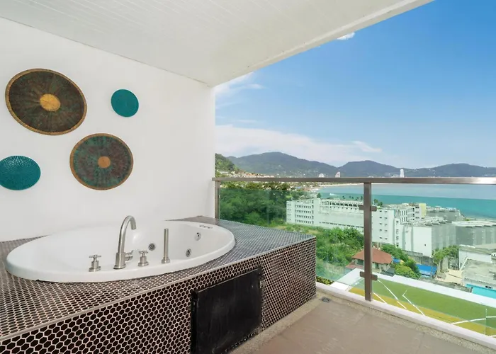 Private Sea View Apartment With Jacuzzi At Baycliff