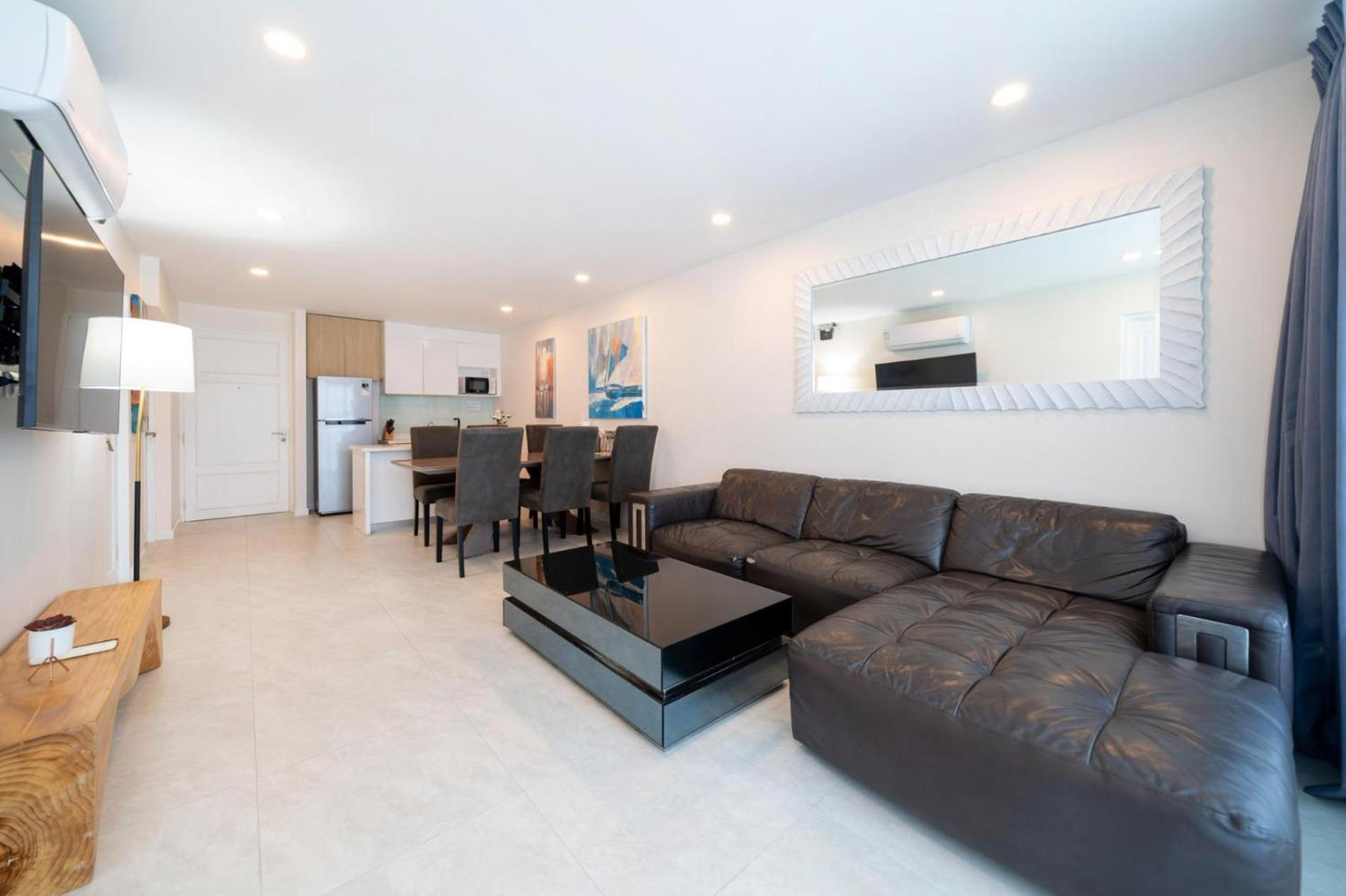 Private Sea View With Jacuzzi At Baycliff *