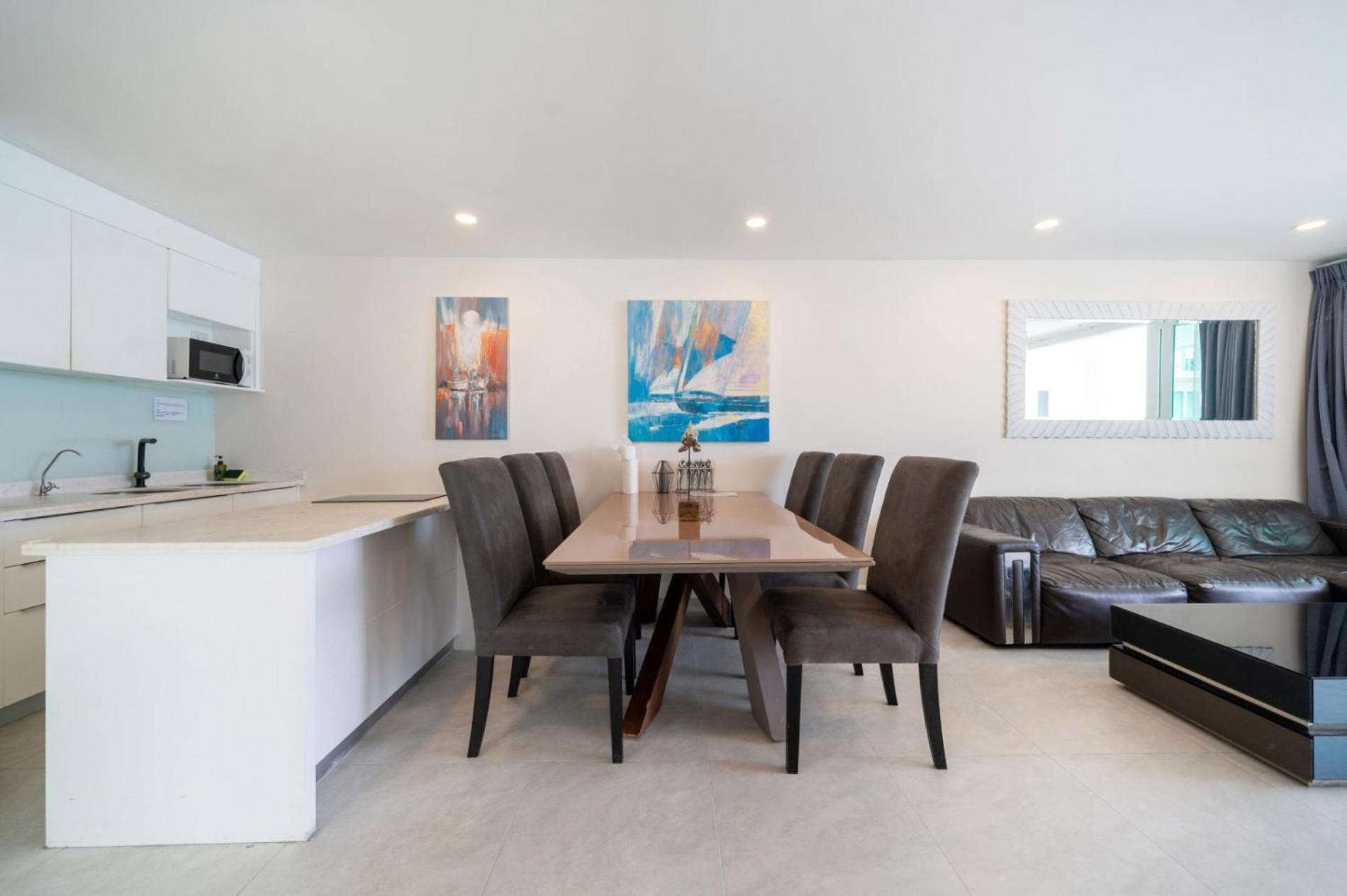 Apartment Private Sea View With Jacuzzi At Baycliff *